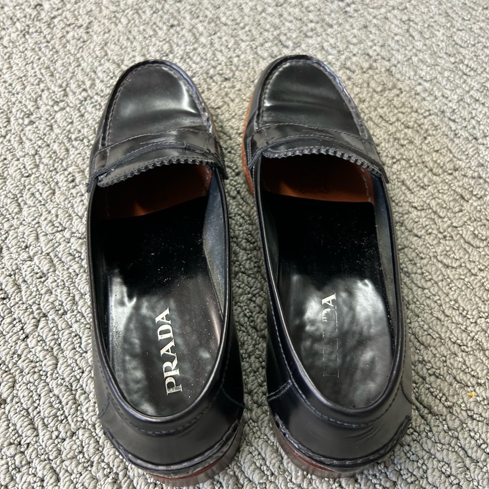 Beautiful Women’s Prada Penny Loafers, Size 9/39 1/2. - Picture 9 of 10